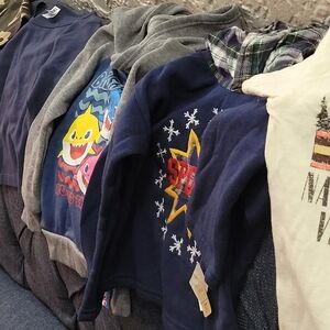 5 Boys Toddler T's & Hoods Size 3T (Brand New) w/tags In Excellent Condition.